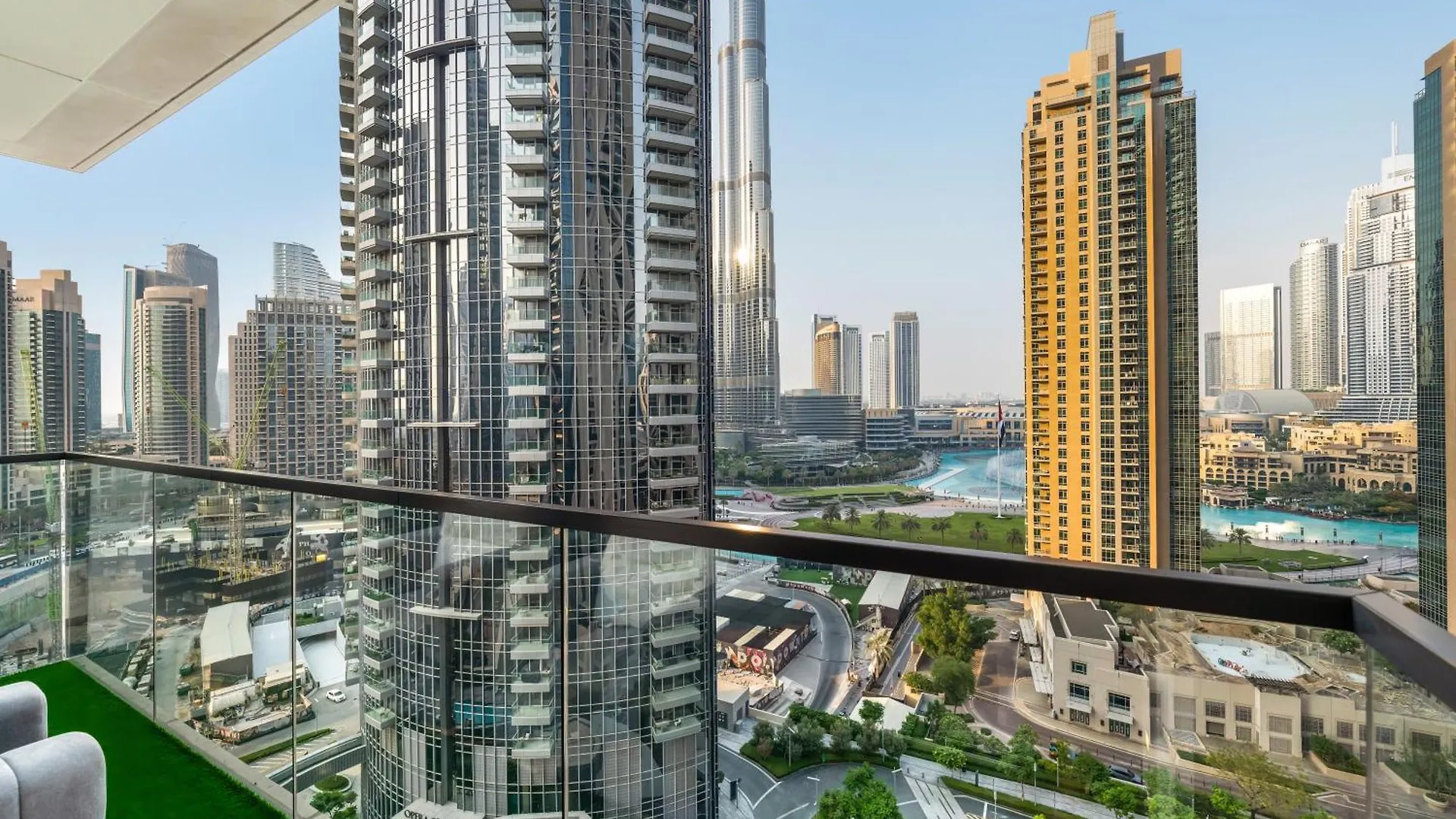 Exquisite 2 Bedroom Apartment I Burj Khalifa & Fountain Views I Free Gym, Pool, Parking, Wi-Fi And Ps5 I By Skyline Serenity Dubai Verenigde Arabische Emiraten