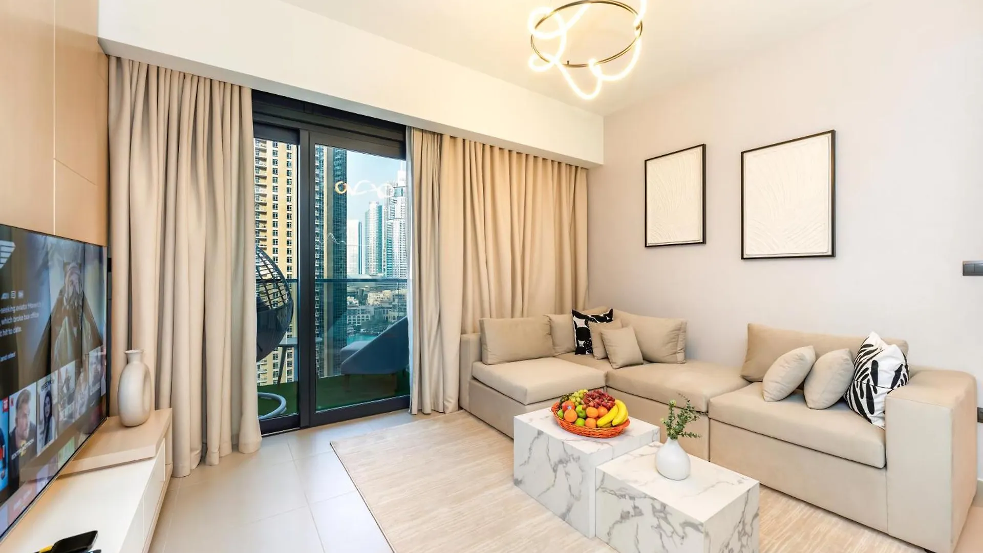 Exquisite 2 Bedroom Apartment I Burj Khalifa & Fountain Views I Free Gym, Pool, Parking, Wi-Fi And Ps5 I By Skyline Serenity Dubai Verenigde Arabische Emiraten