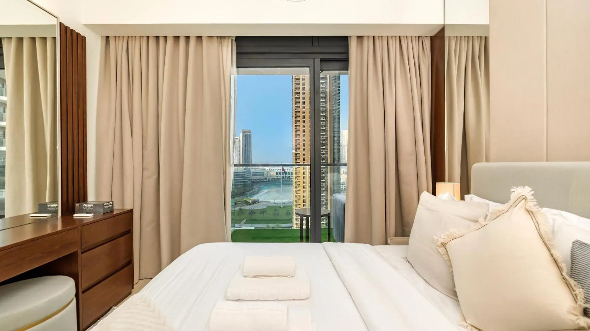 Exquisite 2 Bedroom Apartment I Burj Khalifa & Fountain Views I Free Gym, Pool, Parking, Wi-Fi And Ps5 I By Skyline Serenity Dubai