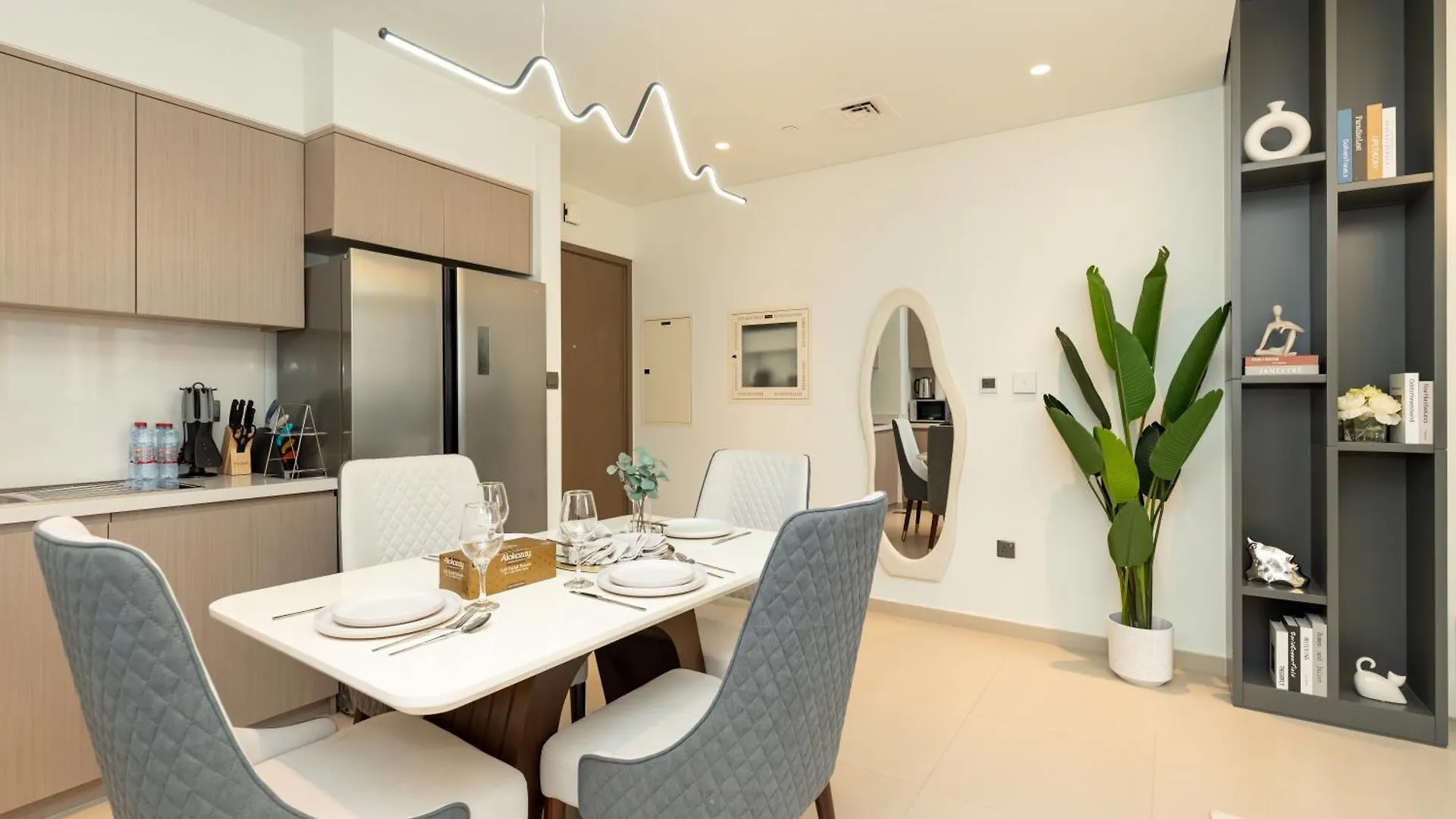 Exquisite 2 Bedroom Apartment I Burj Khalifa & Fountain Views I Free Gym, Pool, Parking, Wi-Fi And Ps5 I By Skyline Serenity Dubai Verenigde Arabische Emiraten