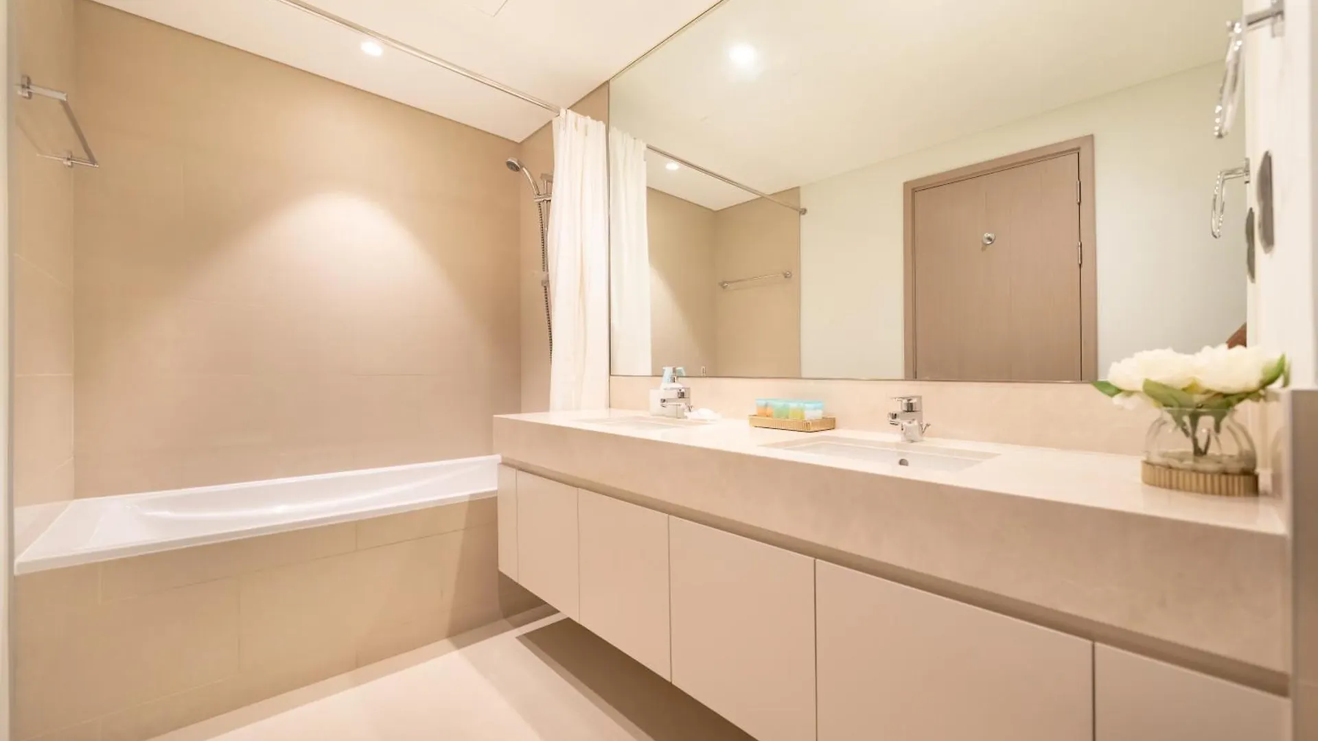 Exquisite 2 Bedroom Apartment I Burj Khalifa & Fountain Views I Free Gym, Pool, Parking, Wi-Fi And Ps5 I By Skyline Serenity Dubai