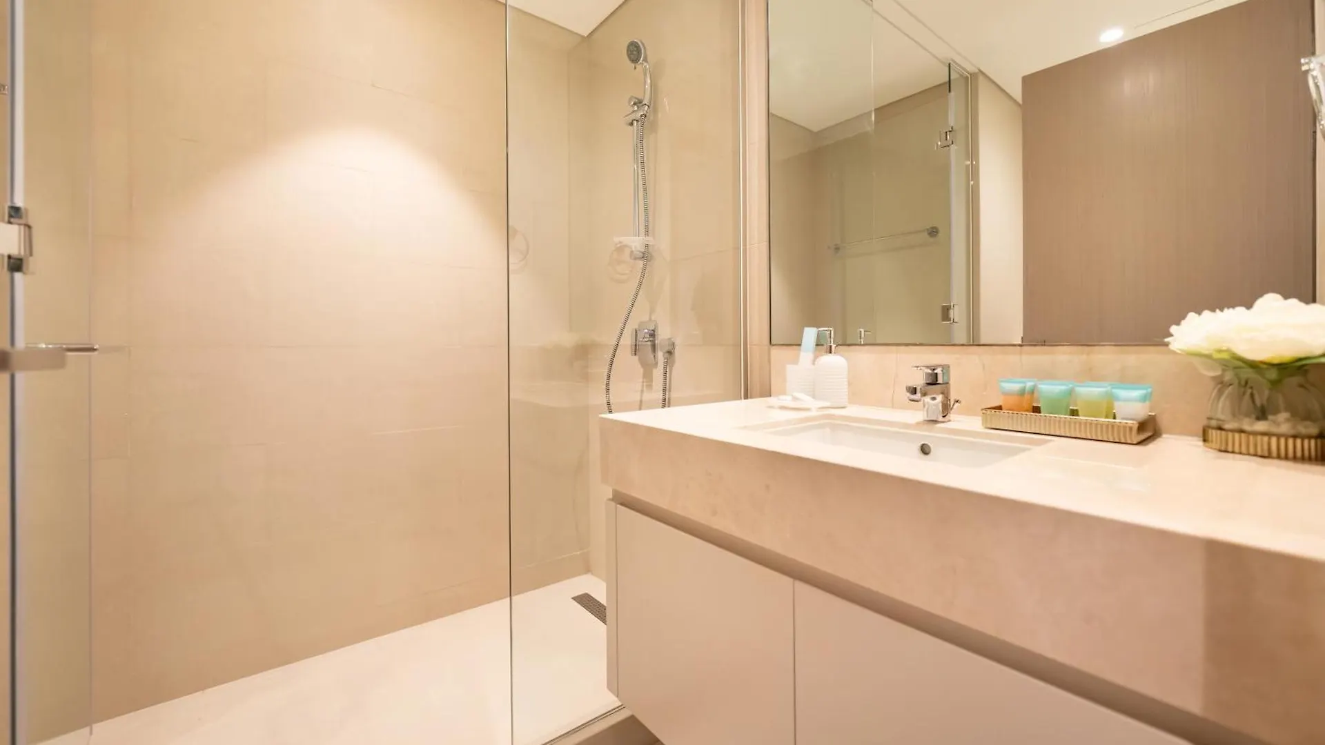 Exquisite 2 Bedroom Apartment I Burj Khalifa & Fountain Views I Free Gym, Pool, Parking, Wi-Fi And Ps5 I By Skyline Serenity Dubai 0*,